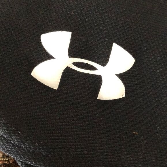 Under Armour loose fit ladies size small shorts - Picture 3 of 5